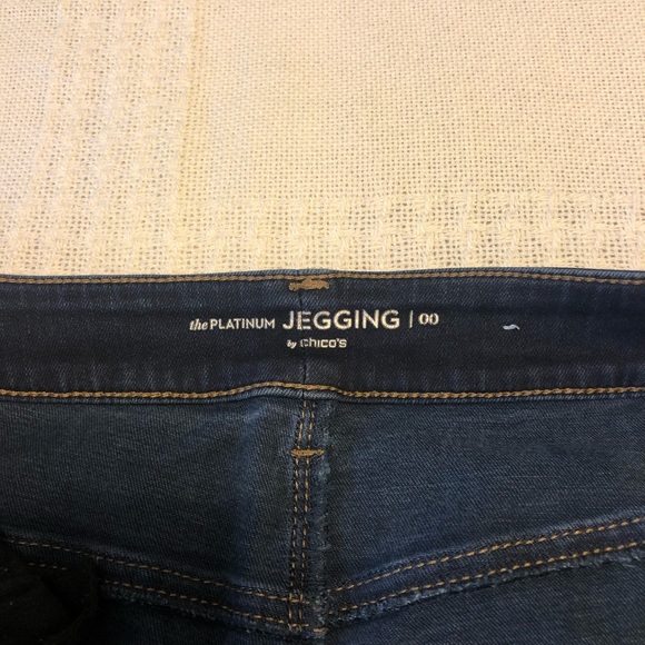 Women’s jean - Picture 7 of 10